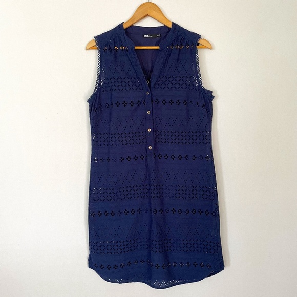 Ina Dresses & Skirts - INA Size Medium Sleeveless Shift Pull Over Shirt Dress Navy Blue Eyelet Lined